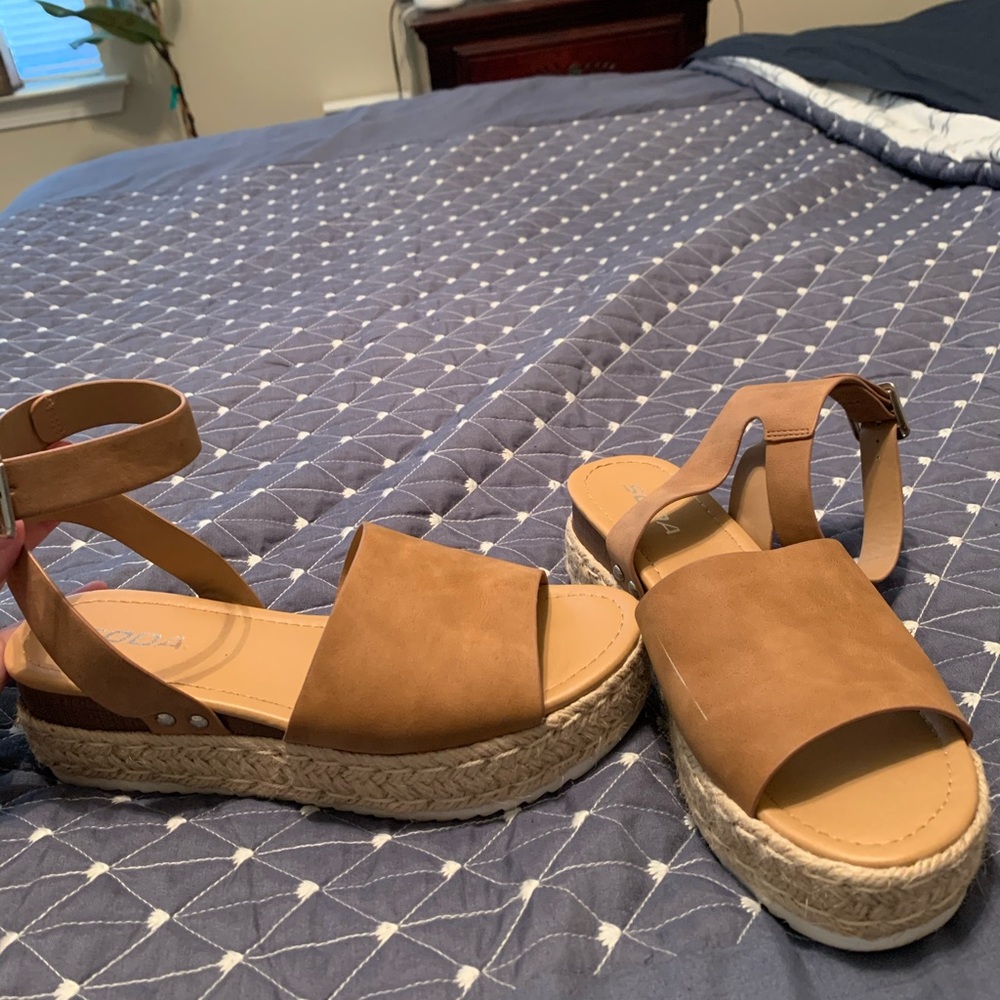 Espadrille sandals